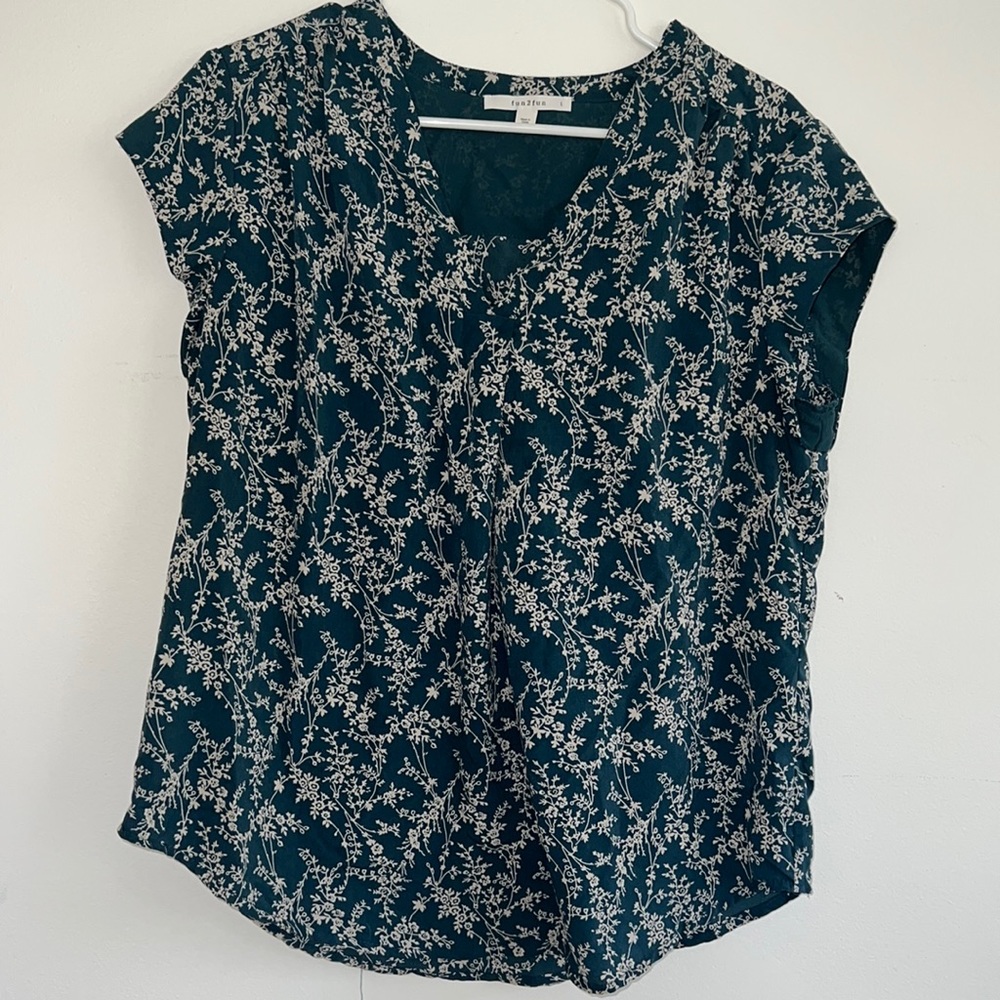 Short sleeved blouse